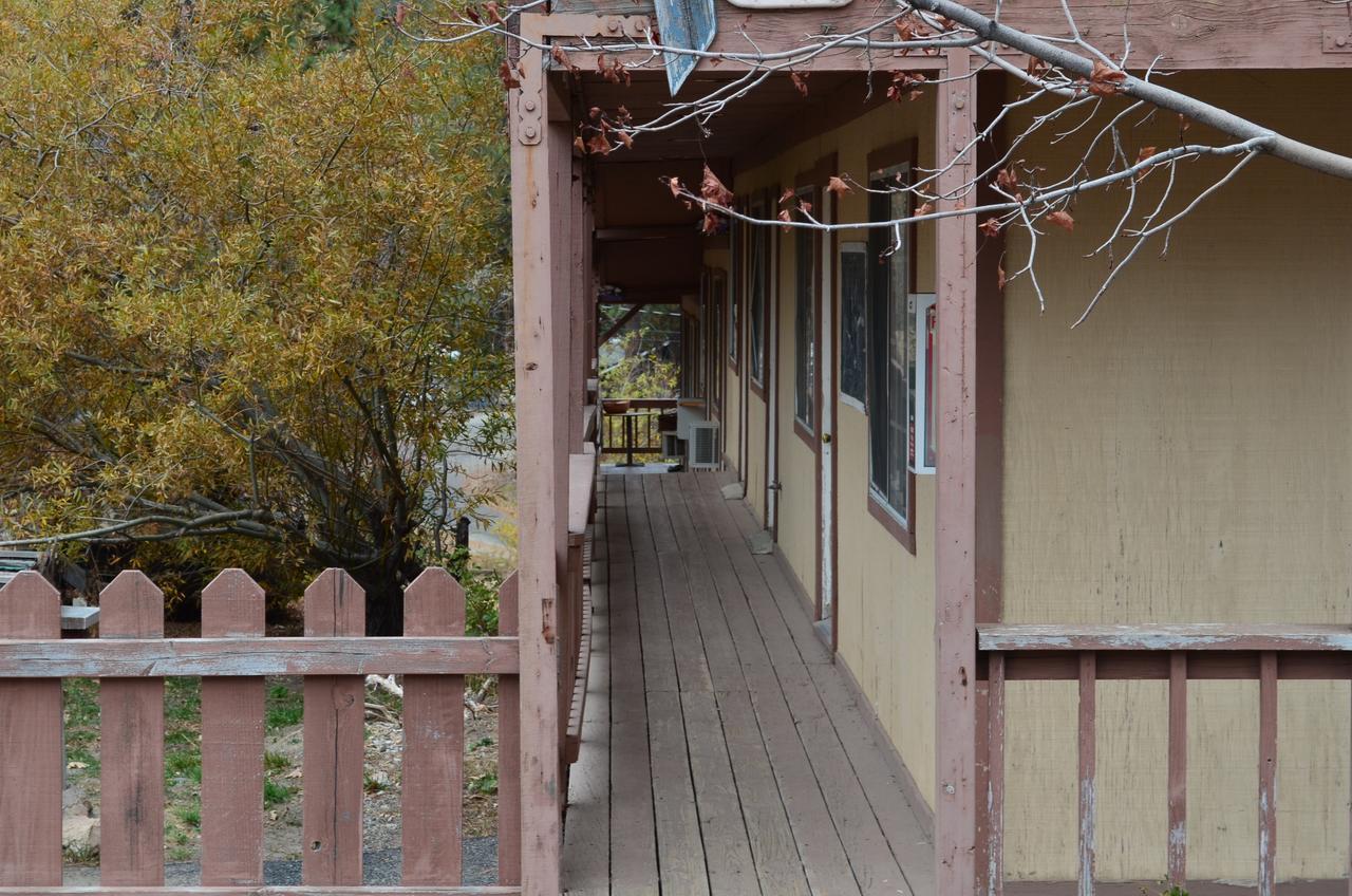 Deep Creek Motel Running Springs ภายนอก รูปภาพ