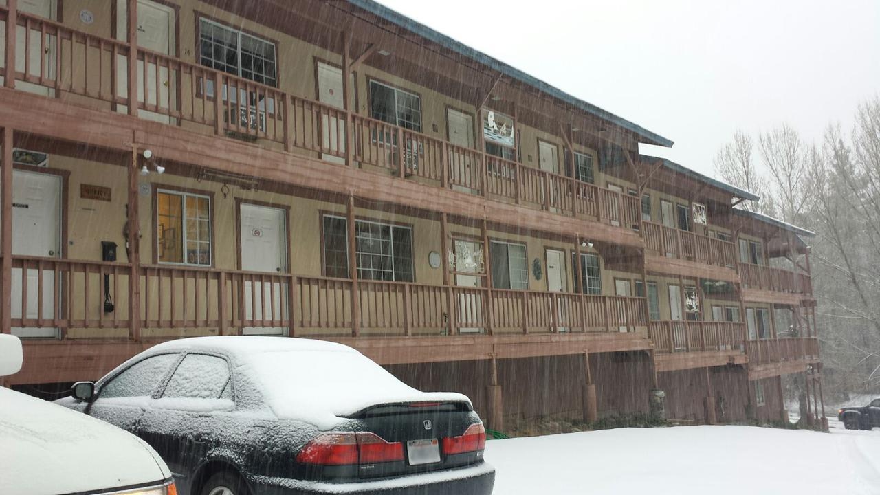 Deep Creek Motel Running Springs ภายนอก รูปภาพ