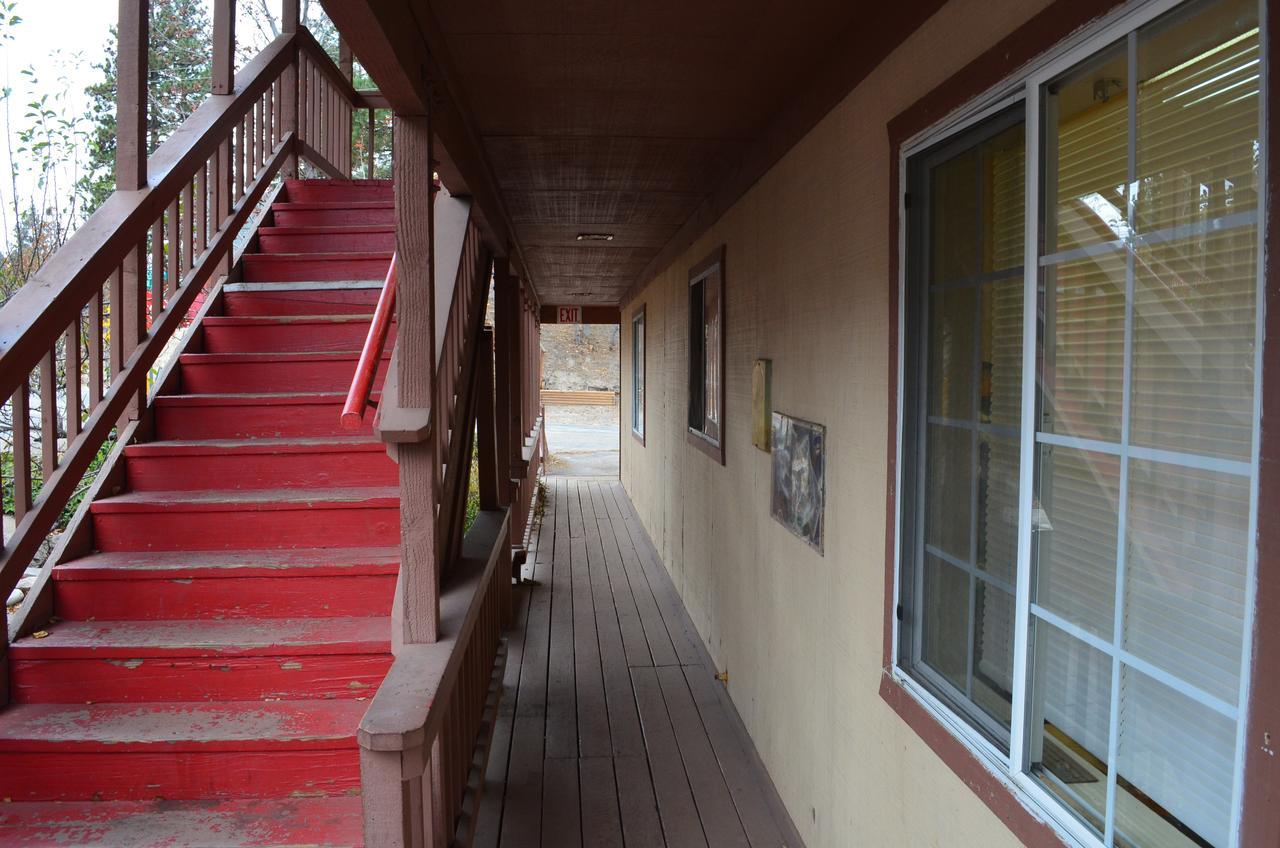 Deep Creek Motel Running Springs ภายนอก รูปภาพ